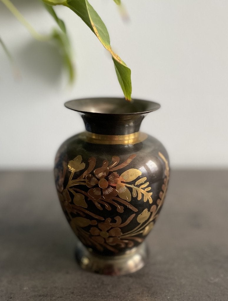 Vintage vaas van zwart geëmailleerd messing uit India, Antiek en Kunst, Ophalen
