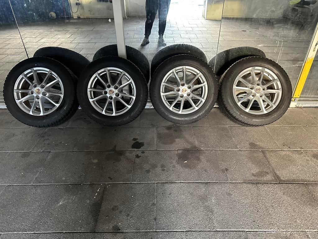 Porsche cayenne 2010-2018 Jantes 255 55 r18 runflat 5x130, Autos : Pièces & Accessoires, Pneus & Jantes, Pneus et Jantes, Enlèvement