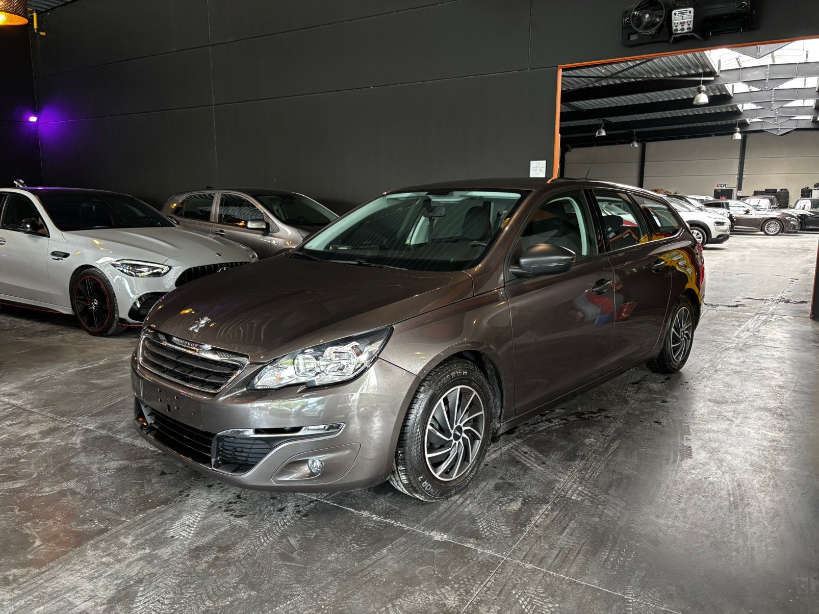 PEUGEOT 308 SW / 12 MOIS DE GARANTIE, Euro 6, Entreprise, Noir, 5 portes