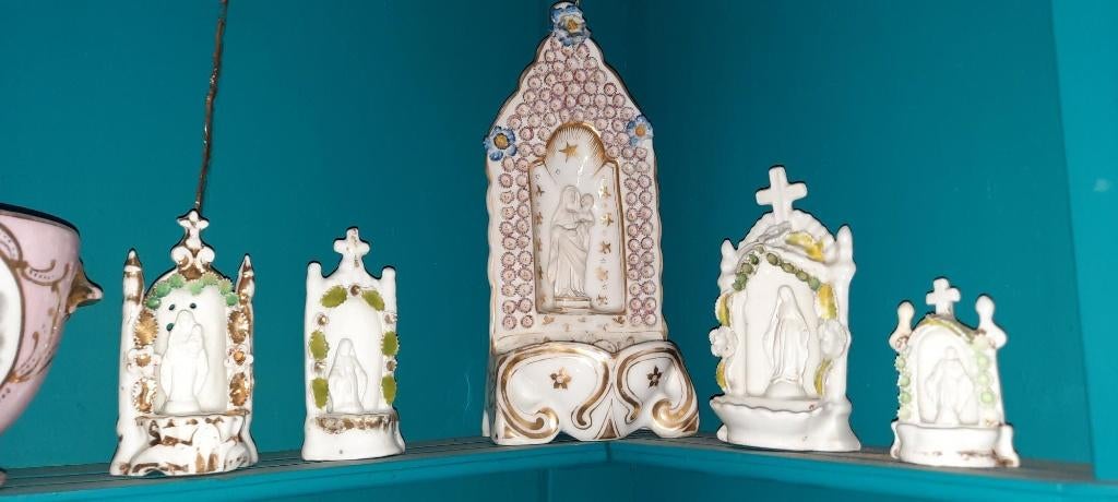 antiek kapel 27 wijwatervat porselein biscuit verzameling, Antiek en Kunst, Verzenden