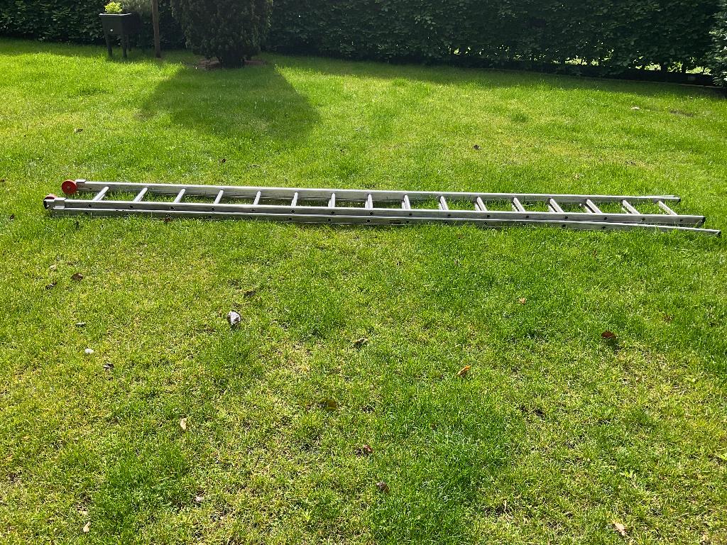 Grote aluminium ladder, Ophalen, Zo goed als nieuw, Ladder, 4 meter of meer