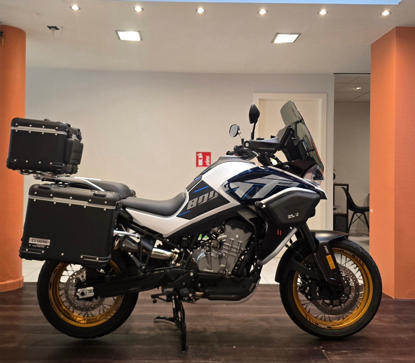 CF Moto 800 MT Explore GT**11/2025**9.906km**Garantie, Entreprise, ABS