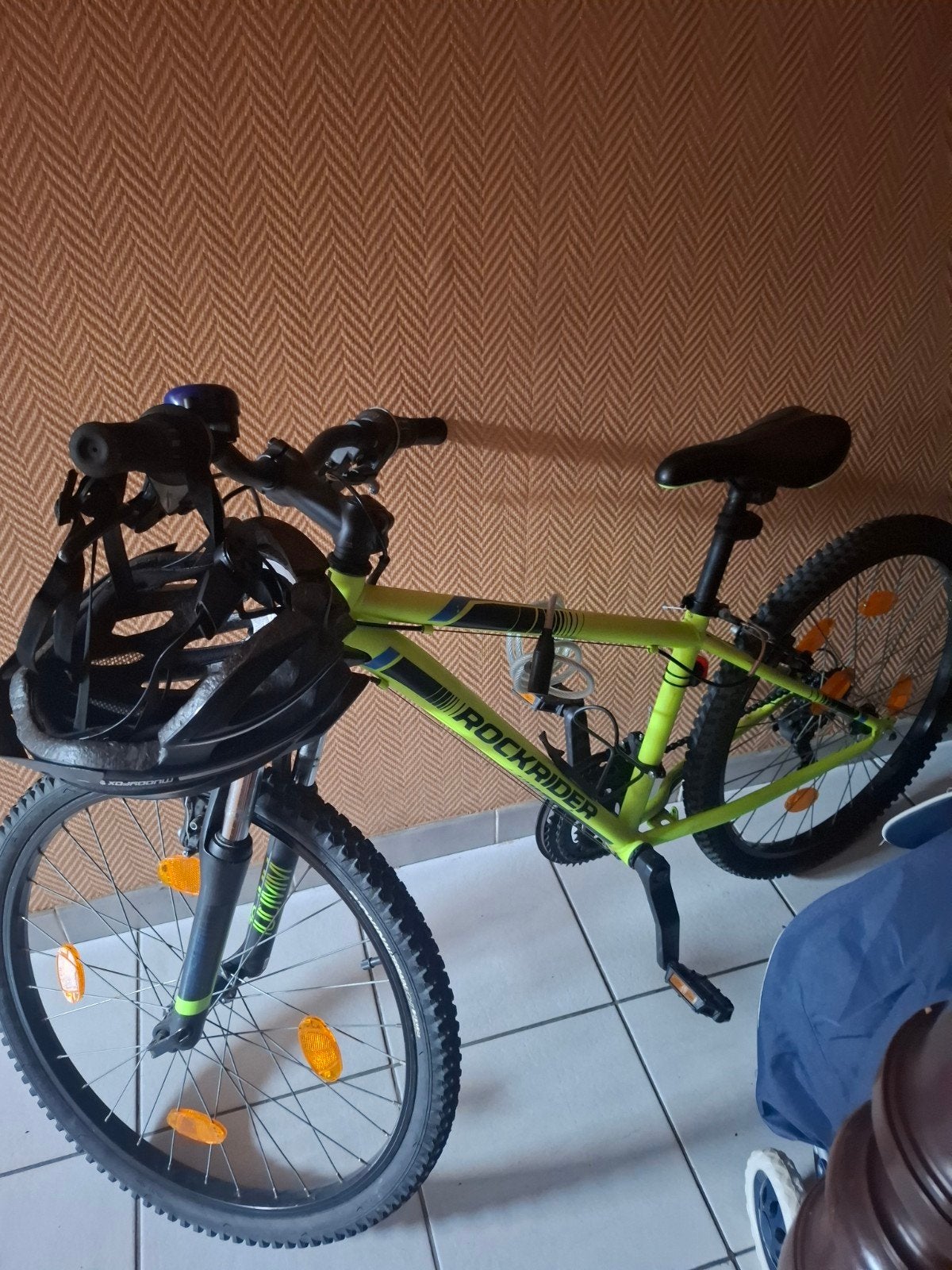 Magnifique vélo de 24 pouces avec casque, Vélos & Vélomoteurs, Enlèvement, 24 pouces