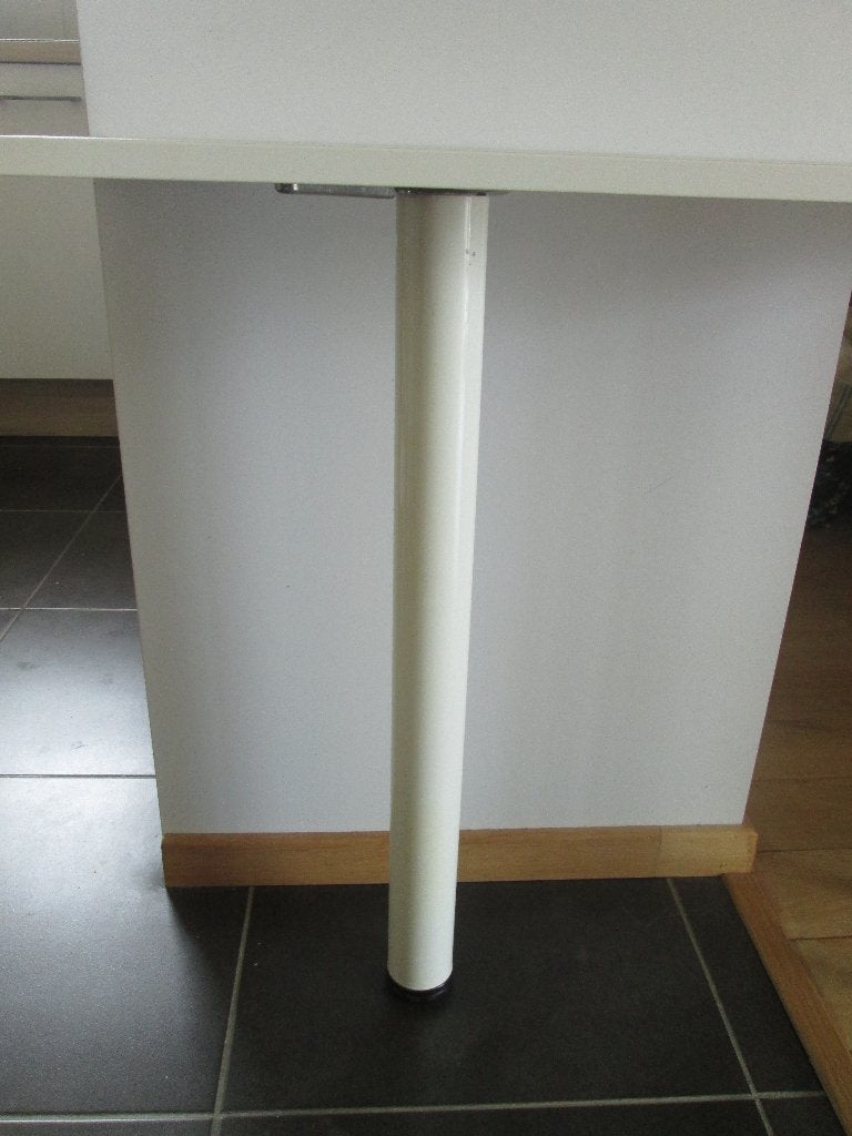 Pied de table sous plan de tavail pour cuisine équipée, Ophalen, Minder dan 50 cm, Wit, Zo goed als nieuw
