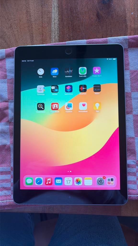 Ipad 6e génération, Enlèvement, Comme neuf, 11 pouces