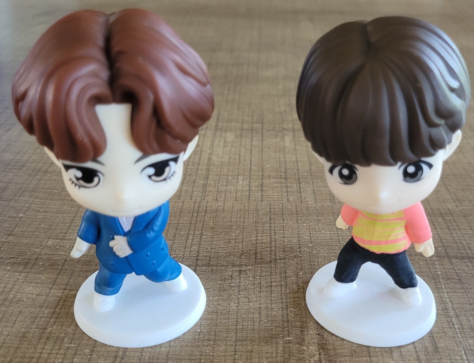 BTS verzamelfiguurtjes: V + Suga (2025), Ophalen of Verzenden, Zo goed als nieuw