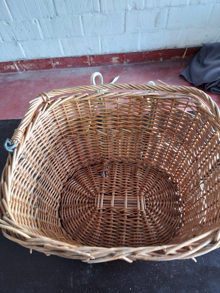 Hondenmandje voor klein hondje vooraan aan de fiets, Ophalen, Zo goed als nieuw, Fietsmand, Stuurbevestiging