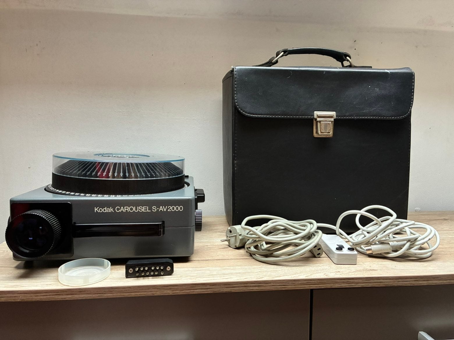 Vintage Kodak Carousel S - AV 2000 diaprojector, Enlèvement