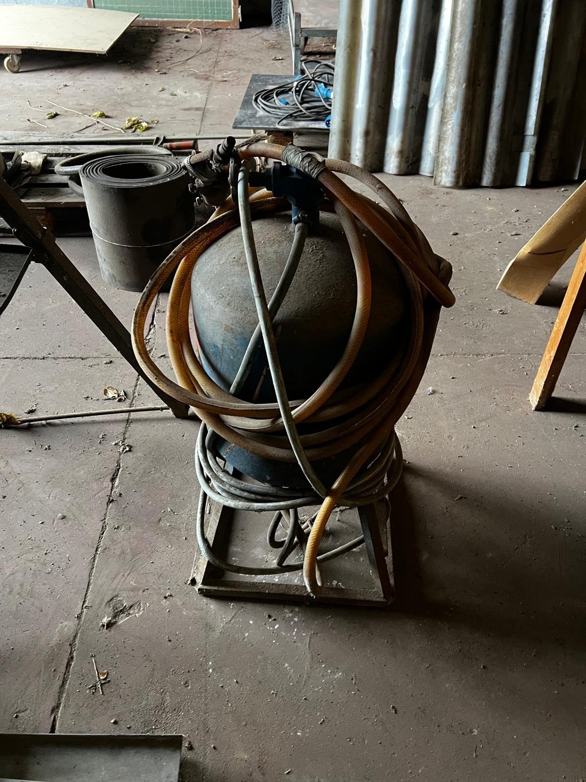 zandstraal  ton, Doe-het-zelf en Bouw, Ophalen, Gebruikt