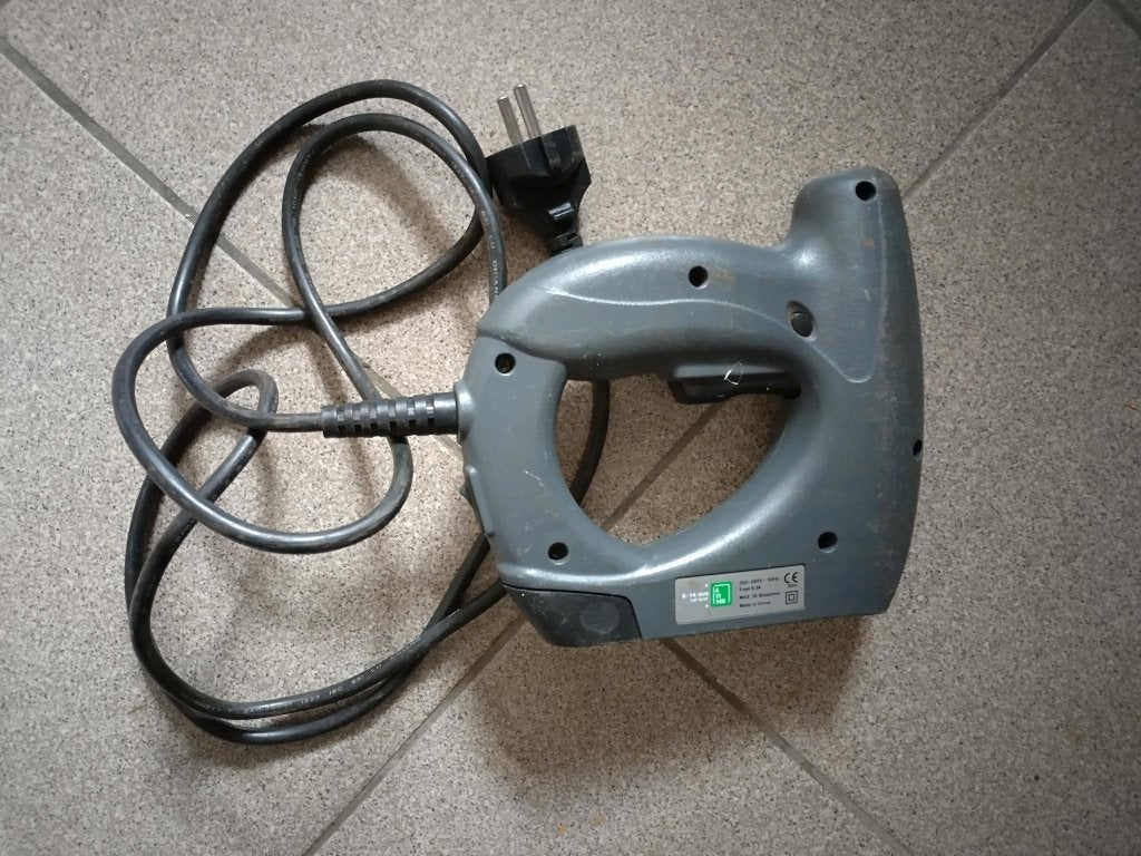 Elektrische Nietmachine, Doe-het-zelf en Bouw, Ophalen, Gebruikt, Tacker/nietmachine