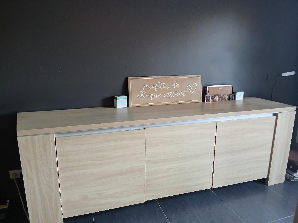 Salle à manger, Enlèvement, Utilisé