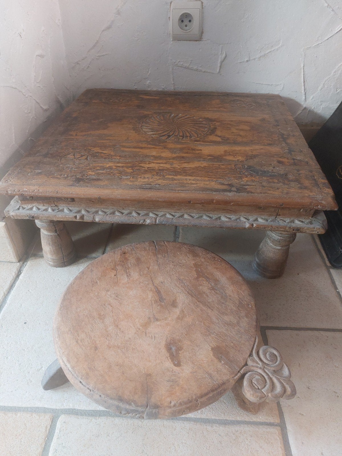 Table indienne ancienne avec chaise., Antiquités & Art, Enlèvement