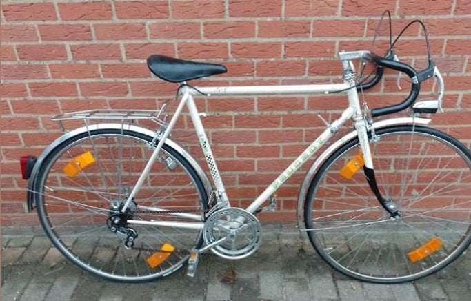 A vendre vélo de course Peugeot vintage de 28 pouces, Vélos & Vélomoteurs, Frein sur jante, Années 60 ou plus récent, Peugeot