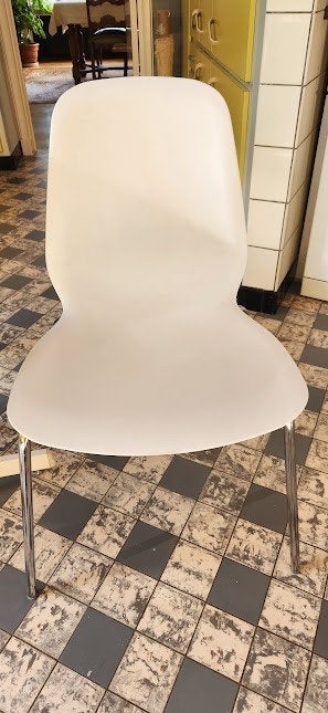 Deux Chaises de cuisine blanche Ikéa série Skalsta, Maison & Meubles, Cuisine | Éléments de cuisine, Comme neuf, Blanc, Enlèvement
