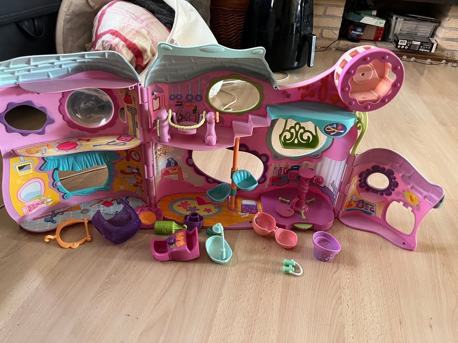 Littlest Pet Shop–20 LPS+Pets Around the World+speelhuis, Ophalen, Gebruikt