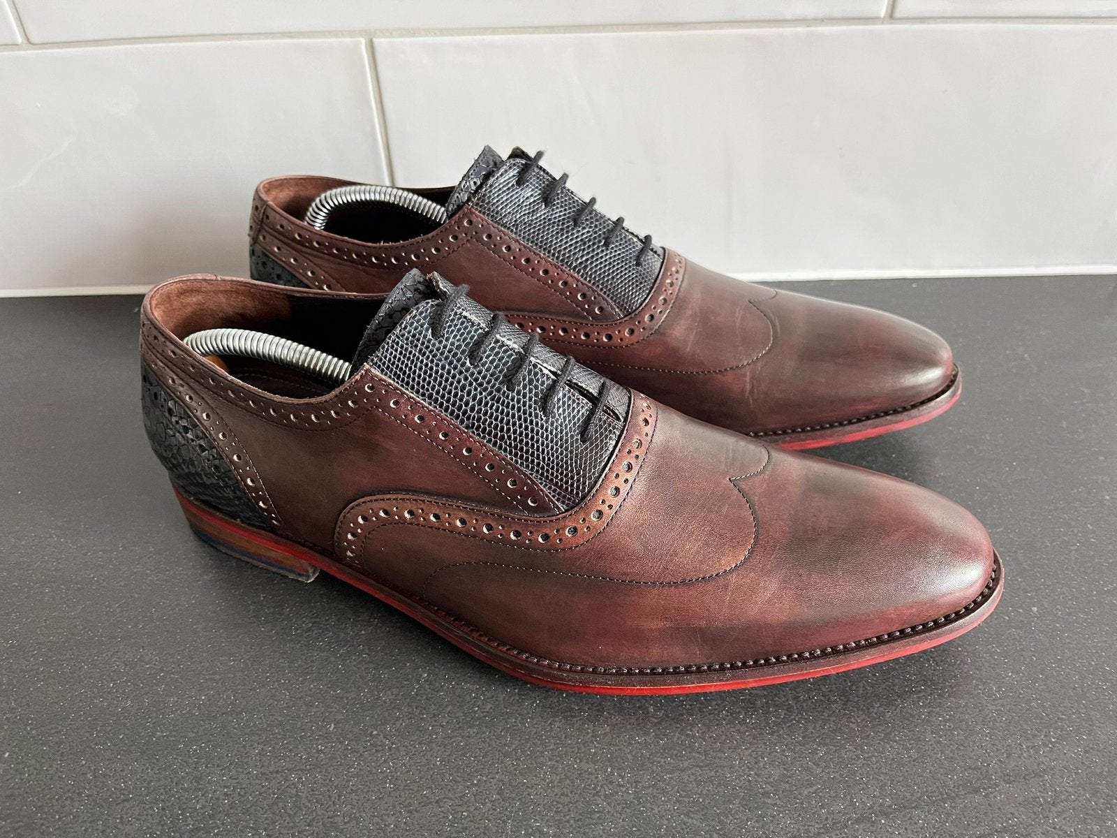Floris van Bommel herenschoenen maat 9 / 43, Vêtements | Hommes, Chaussures, Enlèvement ou Envoi, Chaussures à lacets, Comme neuf