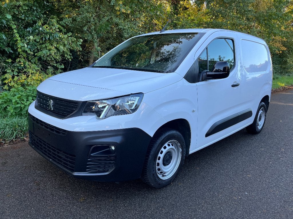 Peugeot Partner 1.5BleuHDi 102pk 2022 Camera,Gps,3pl,Euro 6d, Voorwielaandrijving, Stof, 4 cilinders, Wit