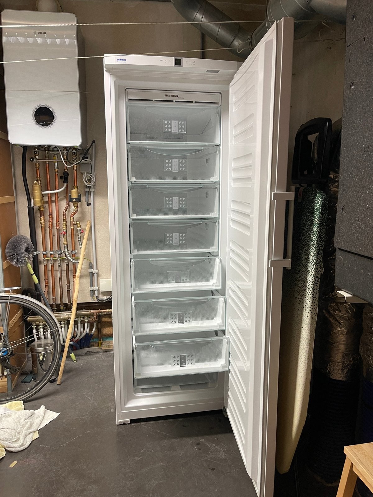 Liebherr grote diepvries Premium no frost, Elektronische apparatuur, Vriezers en Diepvrieskisten, 160 cm of meer, Zo goed als nieuw