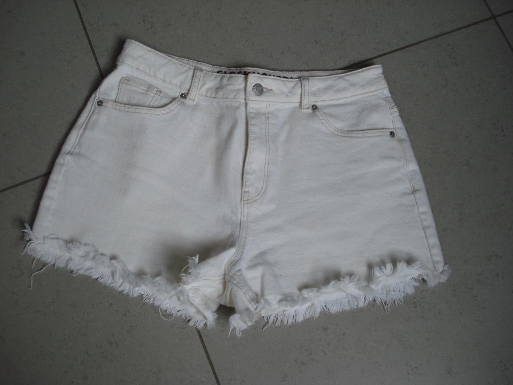 Nieuwe Clockhouse jeansshort, dames/meisjes. mt 40, Maat 38/40 (M), Kort, Nieuw, Ophalen of Verzenden