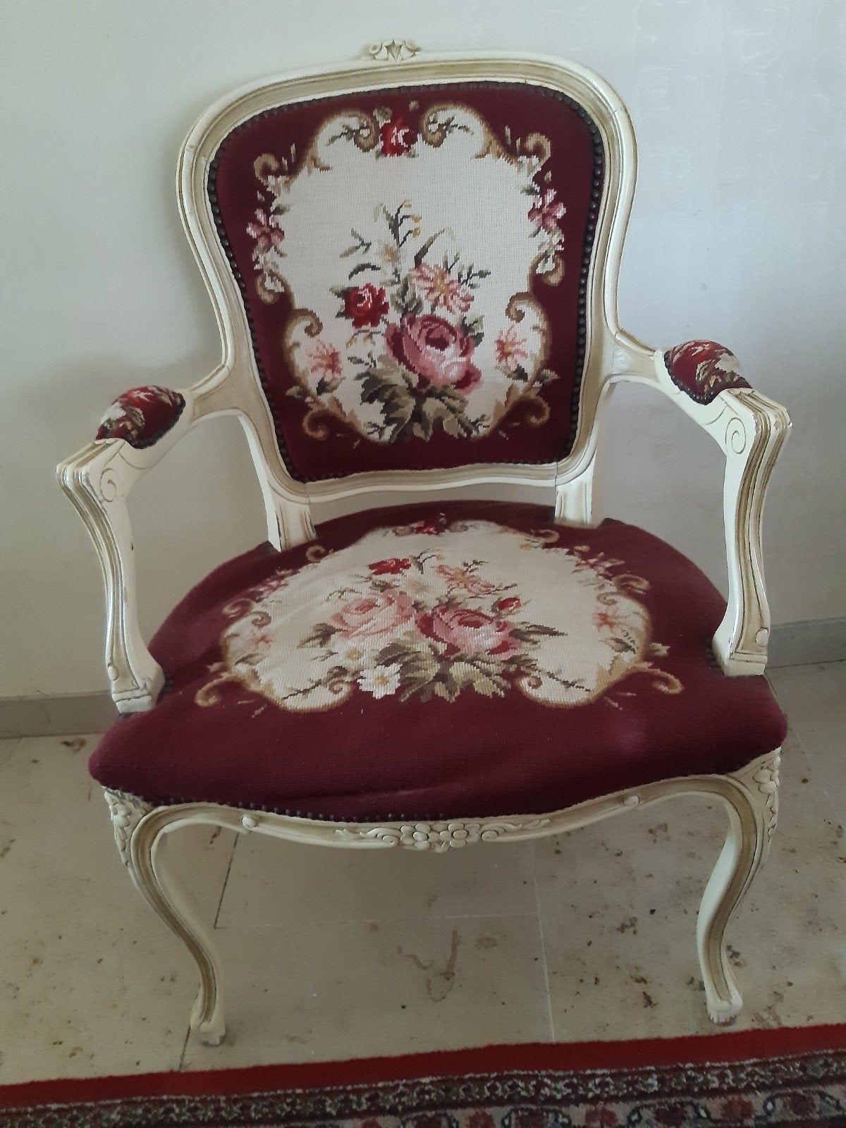 Chaise Louis XV ancienne et élégante, Enlèvement