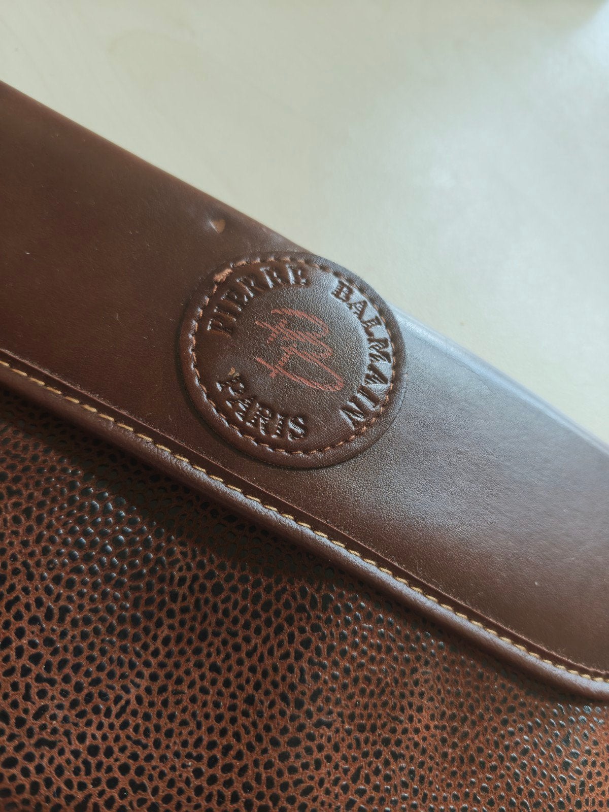 Pochette pierre Balmain paris