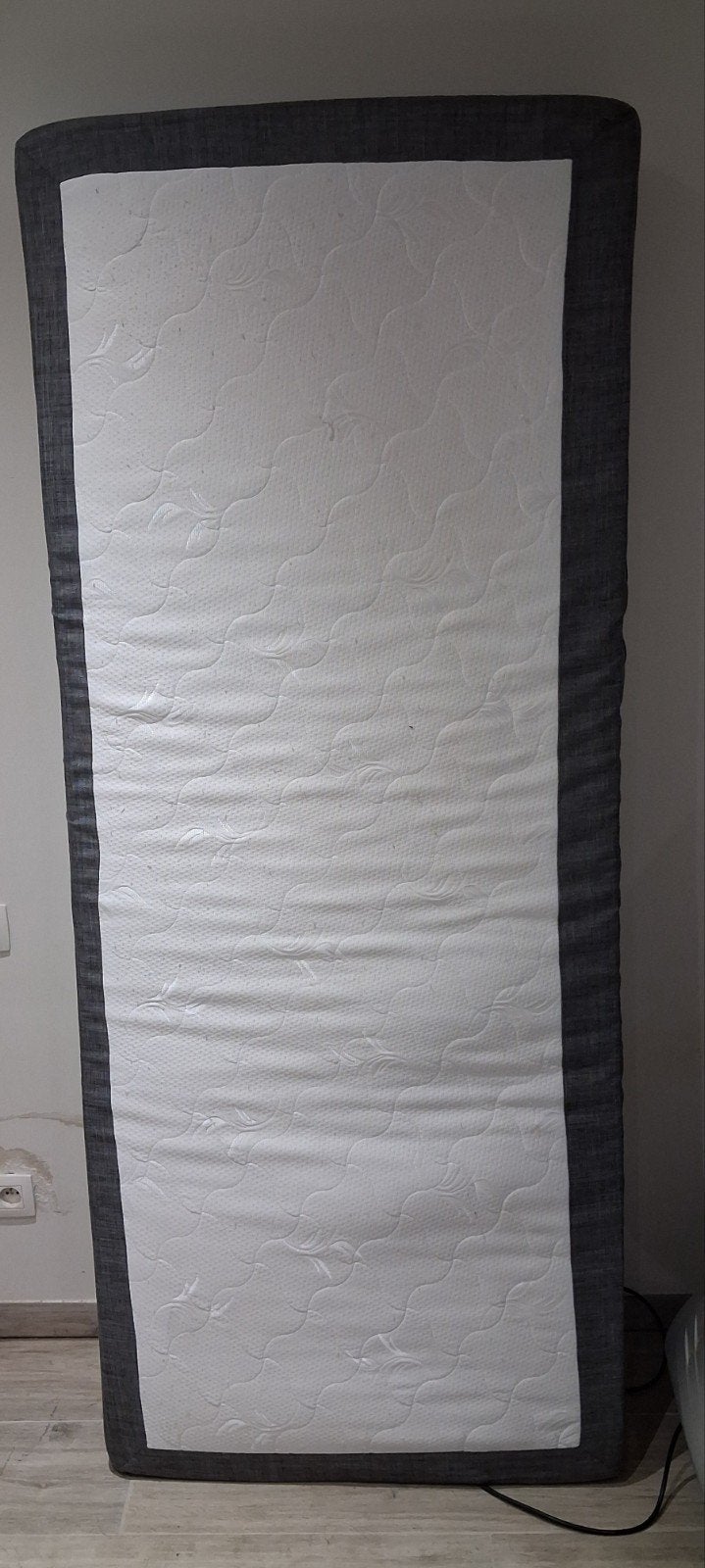 Bon matelas simple (90x200 cm), Matelas, Une personne, Utilisé, 200 cm
