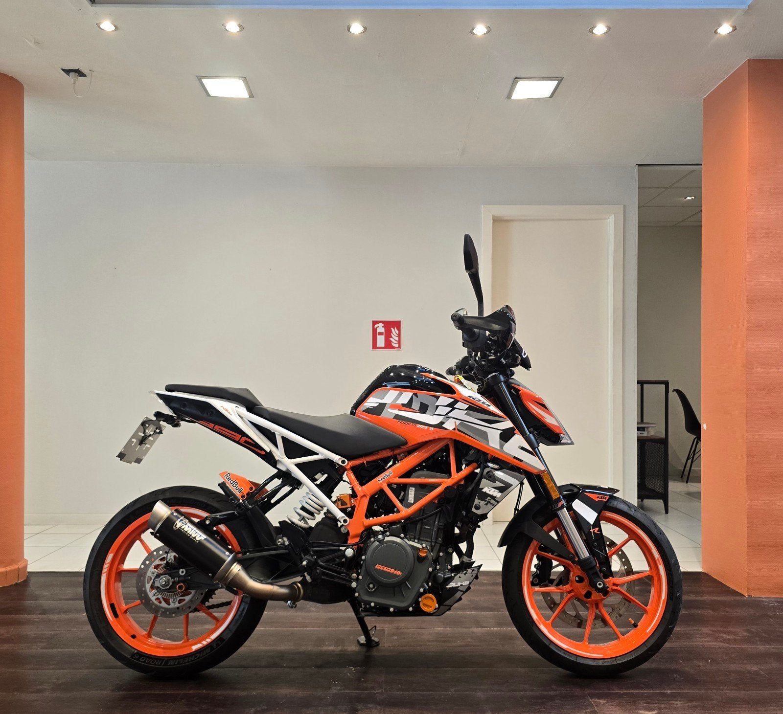 KTM Duke 390**2017**10.846km**Garantie, 390 cm³, Entreprise, ABS