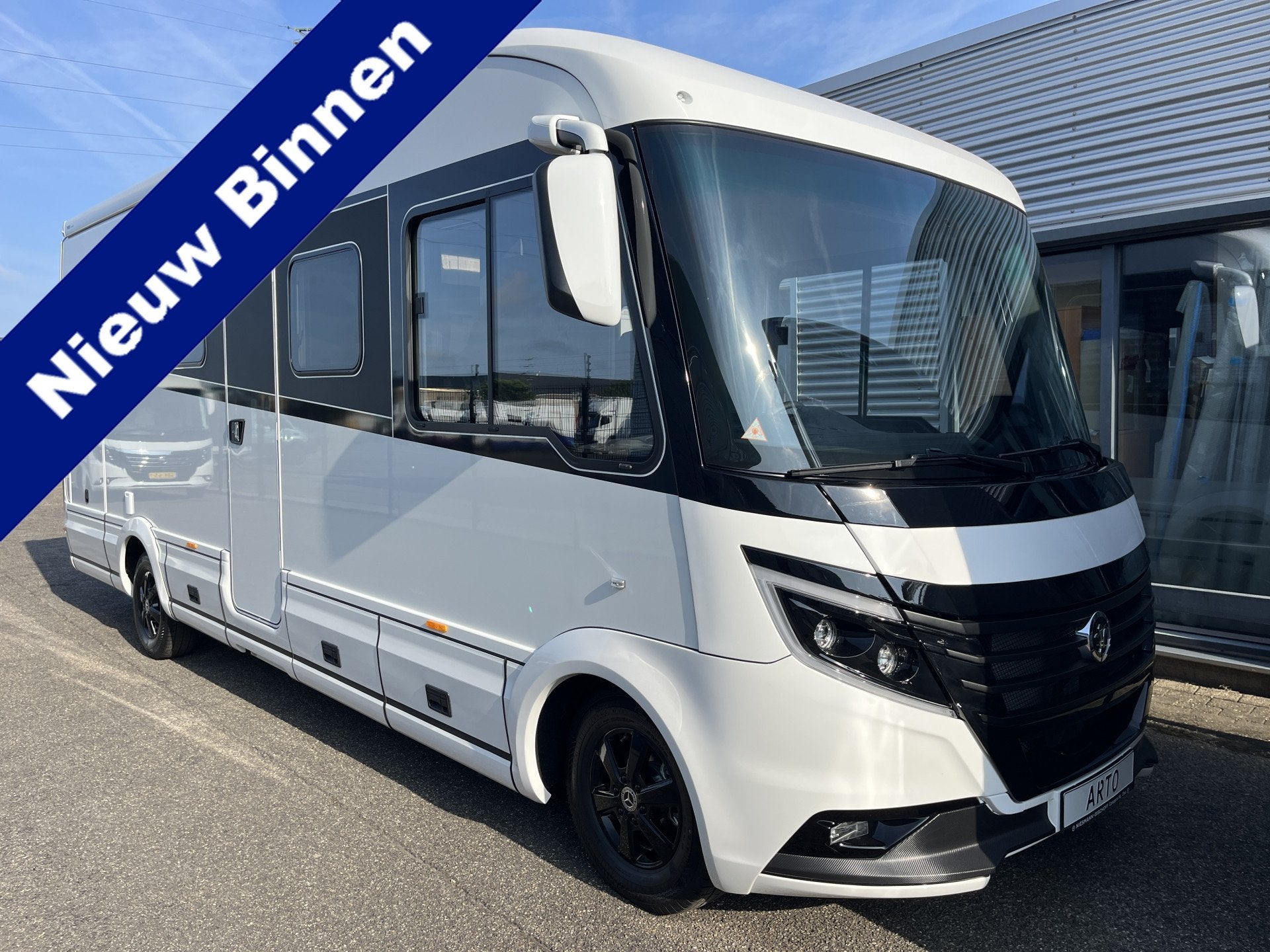 Niesmann+Bischoff Arto 78E Mercedes Aut Wit Luchtvering Leve, Caravans en Kamperen, Mobilhomes, Niesmann+Bischoff, 7 tot 8 meter