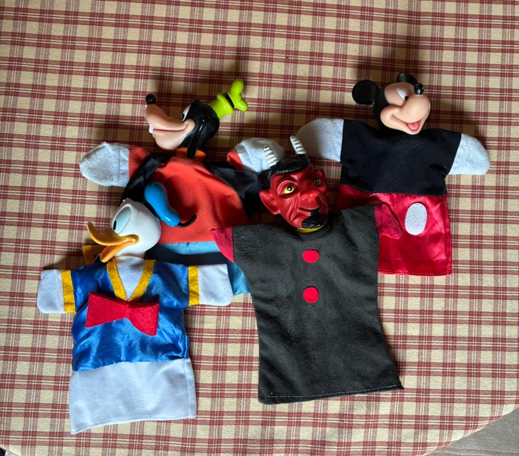 4 handpopjes ., Kinderen en Baby's, Speelgoed | Poppen, Ophalen of Verzenden, Zo goed als nieuw