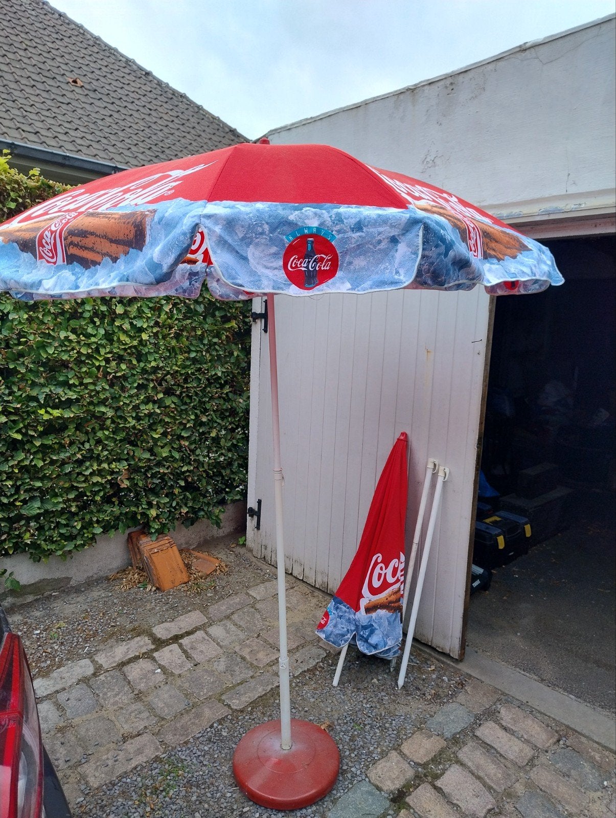 Coca-Cola parasols met voet, Tuin en Terras, Ophalen, Zo goed als nieuw, 1 tot 2 meter, Strandparasol