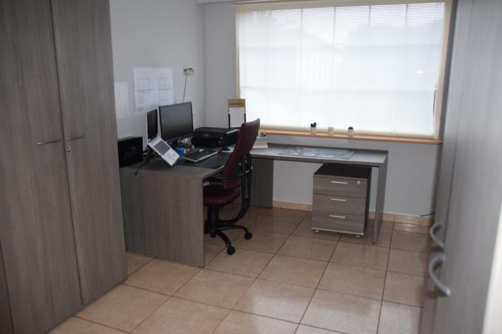 Bureau + 2 archiefkasten, Huis en Inrichting, Bureaus, Ophalen, Gebruikt, Bureau-kast combinatie