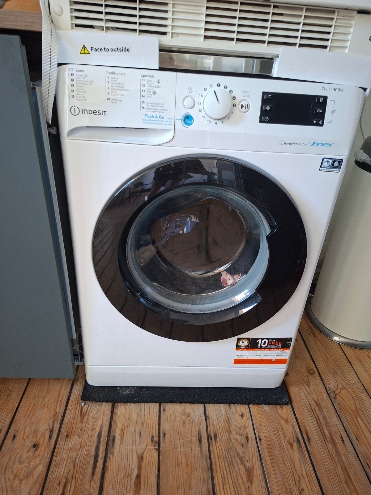 Machine à laver Indesit et sèche-linge Miele (+ connecteur), Electroménager, 1200 à 1600 tours, 6 à 8 kg, 85 à 90 cm, Chargeur frontal
