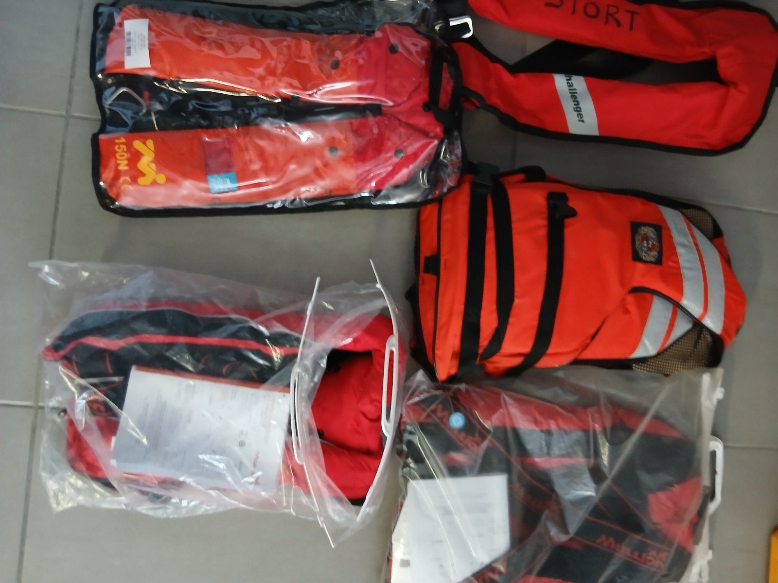 gilets de sauvetage, Enlèvement