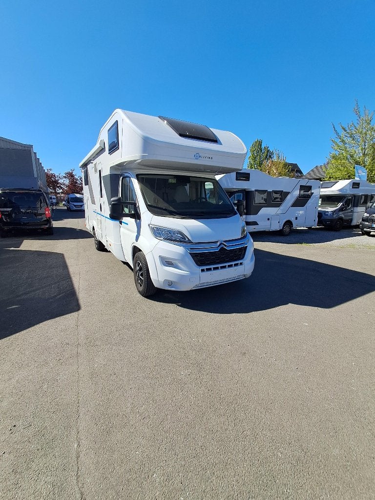 Adria Sun Living A75SL, Caravanes & Camping, Jusqu'à 5, Boîte manuelle, 5 à 6 mètres, Porte moustiquaire