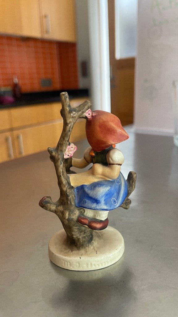 Vintage Hummel beeldje "Apple Tree Girl" (141 3/0), Ophalen of Verzenden, Hummel