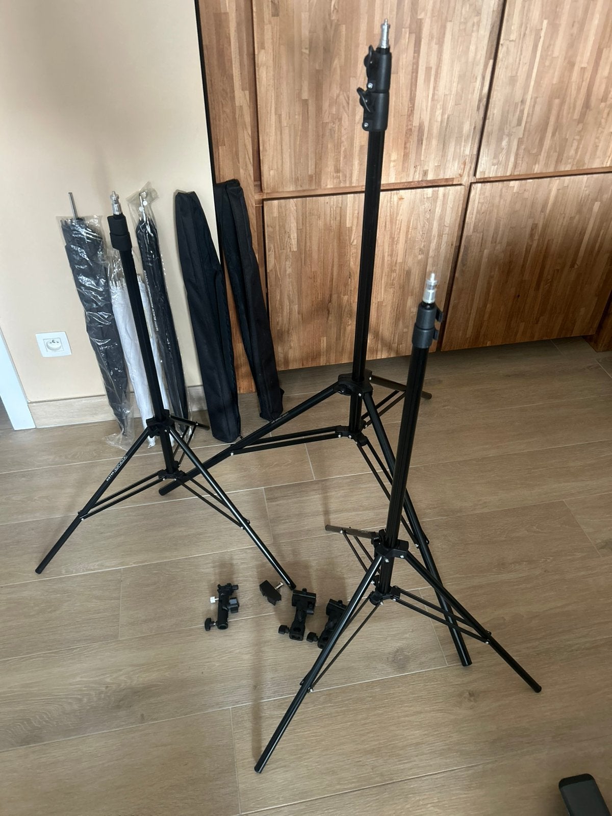 Kleine studioset voor reportageflitsers. NIEUWSTAAT, Inclusief grid, Complete fotostudio, Ophalen of Verzenden, Zo goed als nieuw