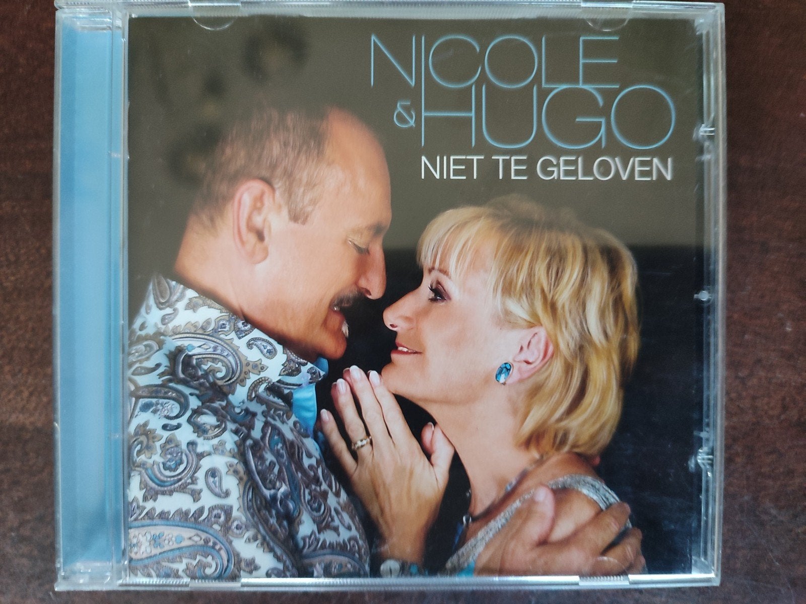 CD : NICOLE & HUGO - NIET TE GELOVEN  gesigneerd, Ophalen of Verzenden, Zo goed als nieuw, Gesigneerd