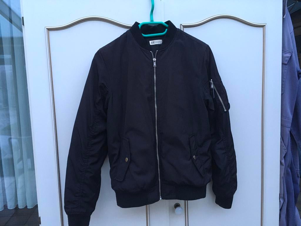Zwarte jas - maat 164 (13-14 jaar), Kinderen en Baby's, Kinderkleding | Maat 164, Ophalen, Zo goed als nieuw, Jongen, Jas