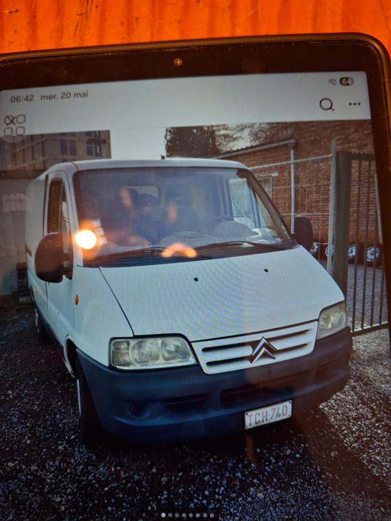 Achéte uniquement pour piece ce modèle de camionnette, Auto's, Bestelwagens en Lichte vracht, Bedrijf, Te koop