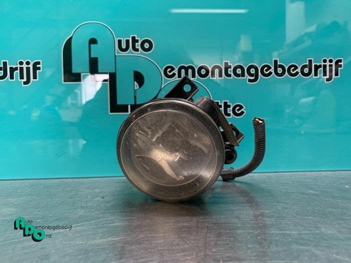 Mistlamp rechts-voor van een Volkswagen Caddy (Caddy 04-), Gebruikt, -, Volkswagen, -