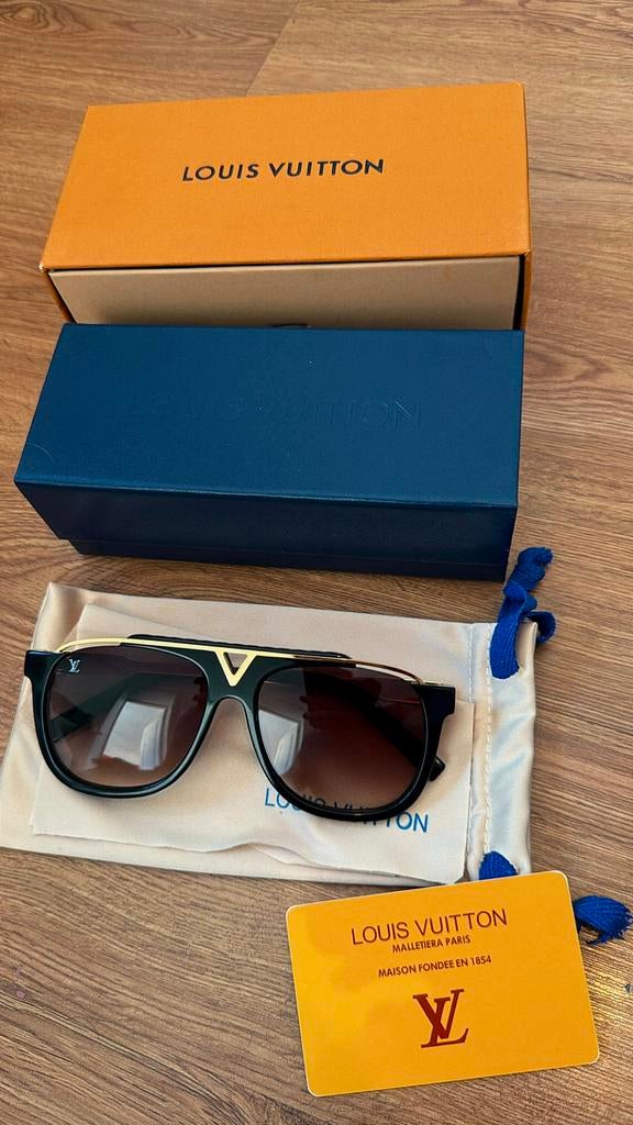 Louis Vuitton Zonnebril, Handtassen en Accessoires, Zonnebrillen en Brillen | Heren, Zonnebril, Zwart, Nieuw, Ophalen