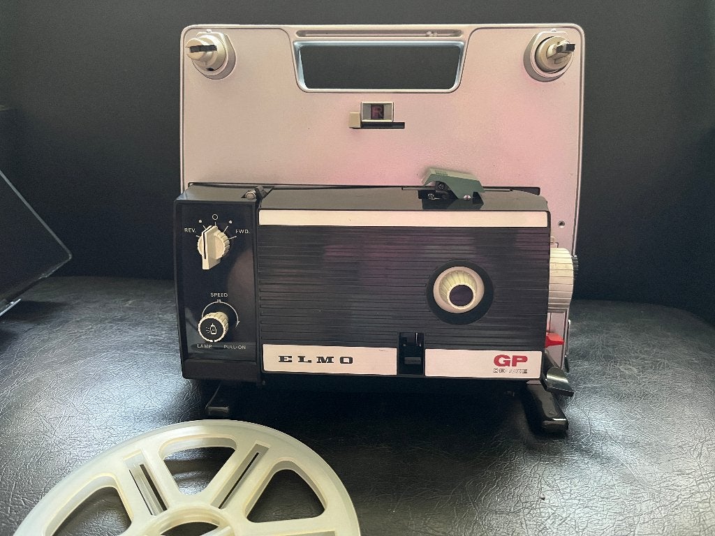 Projecteur film 8mm ELMO GP deluxe, Housse de transport incluse, Enlèvement, Utilisé, Autres types