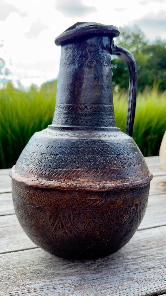 Grande cruche perse en cuivre étame, Enlèvement, Cuivre