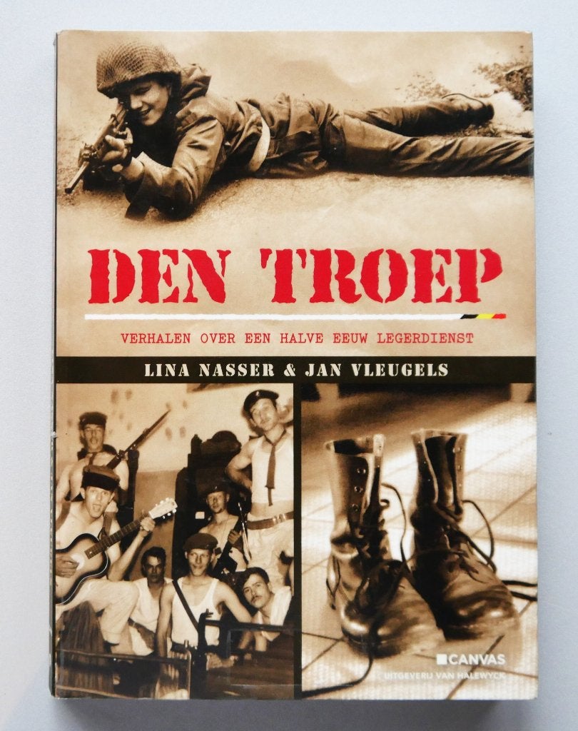 Den troep verhalen over een halve eeuw legerdienst, Boeken, Ophalen of Verzenden, Nieuw