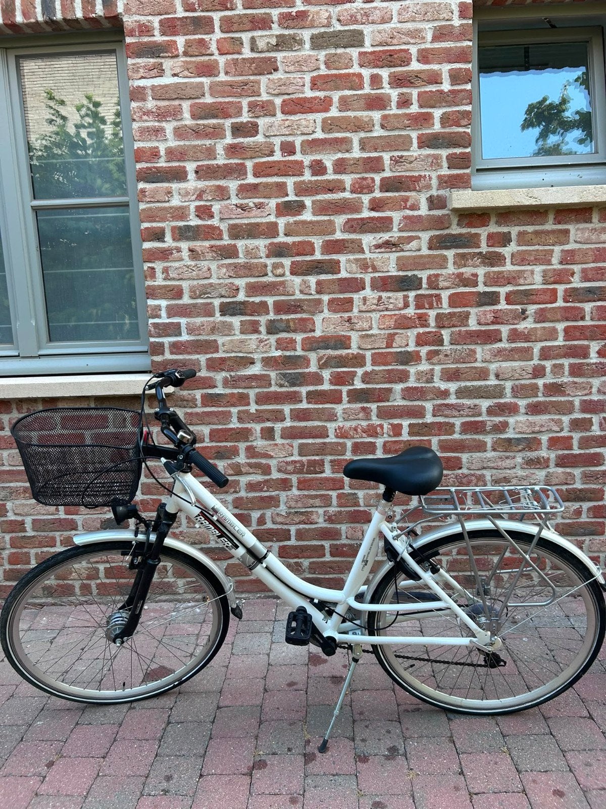 Ongebruikte damesfiets, Ophalen, Zo goed als nieuw, Velgrem, Mandje