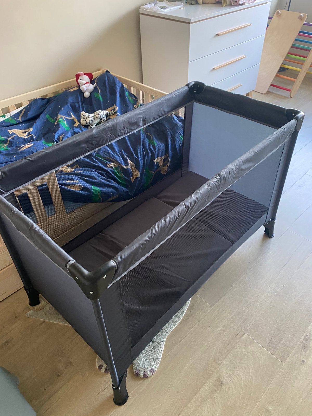 Reisbedje  + matras, Ophalen, Zo goed als nieuw, Reisbedje