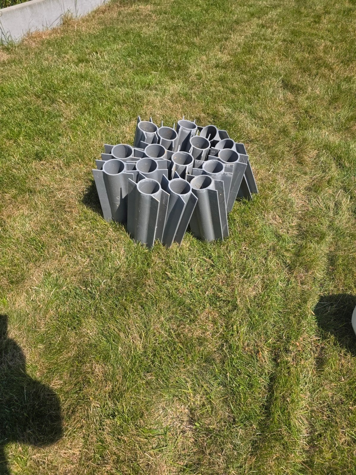Support de poteau de jardin et plaque en béton, Enlèvement, Utilisé, Herbe
