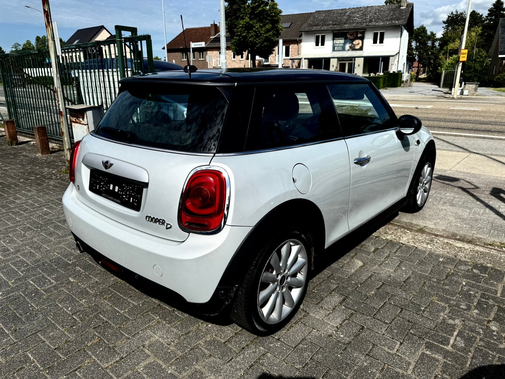 Mini Cooper D automaat, Auto's, Mini, 4 zetels, Bedrijf, 1500 cc, Zilver of Grijs