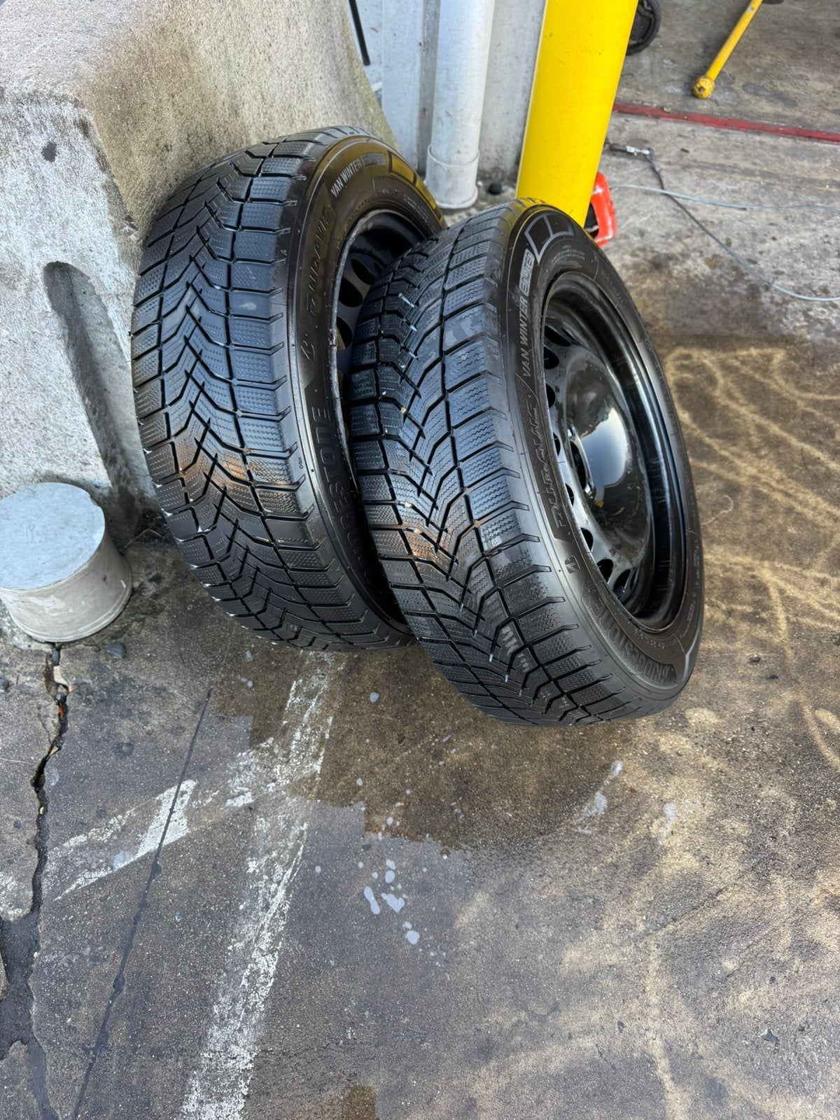 195/60R16 Bridgestone presque neuf, Autos : Pièces & Accessoires, Enlèvement, Pneu(s)
