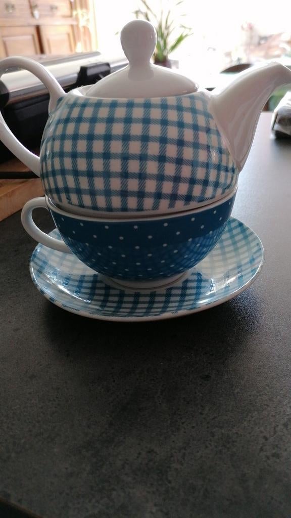 Theekannetje met tas, Ophalen